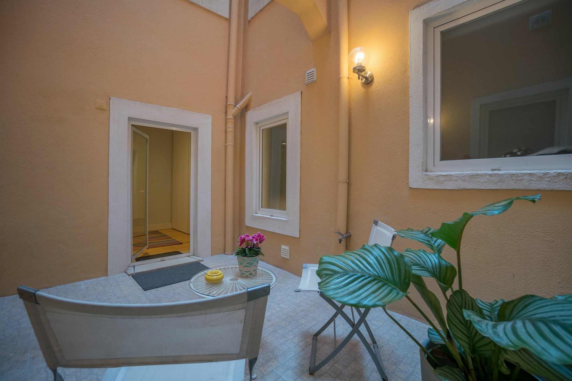 Elegant And Cozy Apartment Lisbon Exterior photo