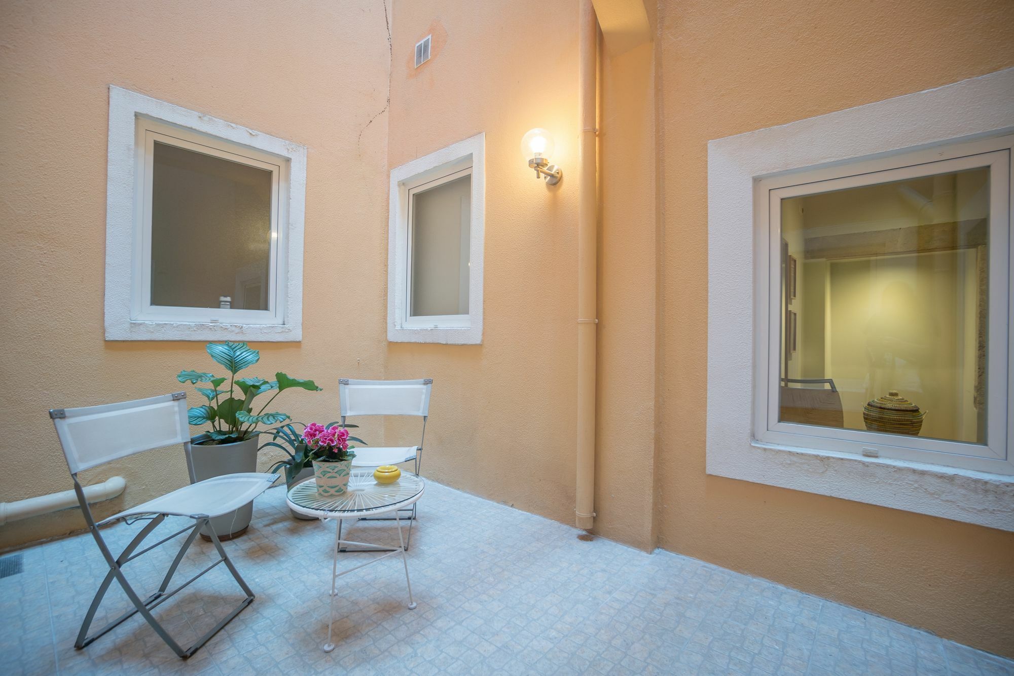 Elegant And Cozy Apartment Lisbon Exterior photo